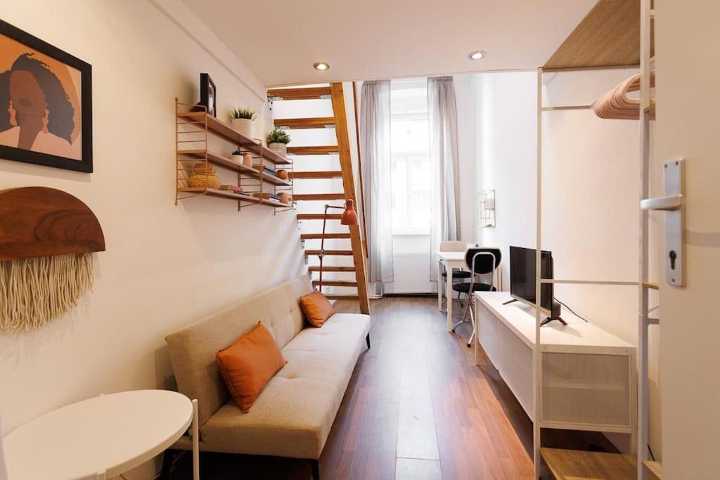 Urban Capsule Apartment - Near Mariahilfer Strasse Виена Екстериор снимка
