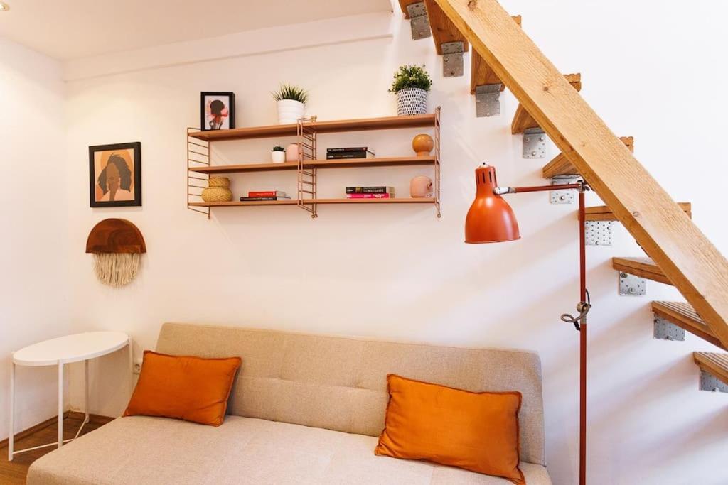 Urban Capsule Apartment - Near Mariahilfer Strasse Виена Екстериор снимка